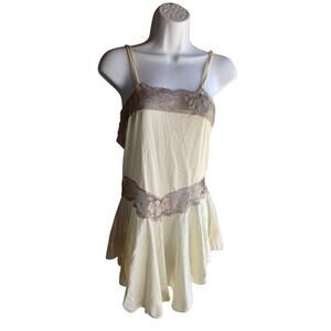 Vintage Undercover Wear Babydoll Lingerie Cream Lace Satin Nightie Coquette M
